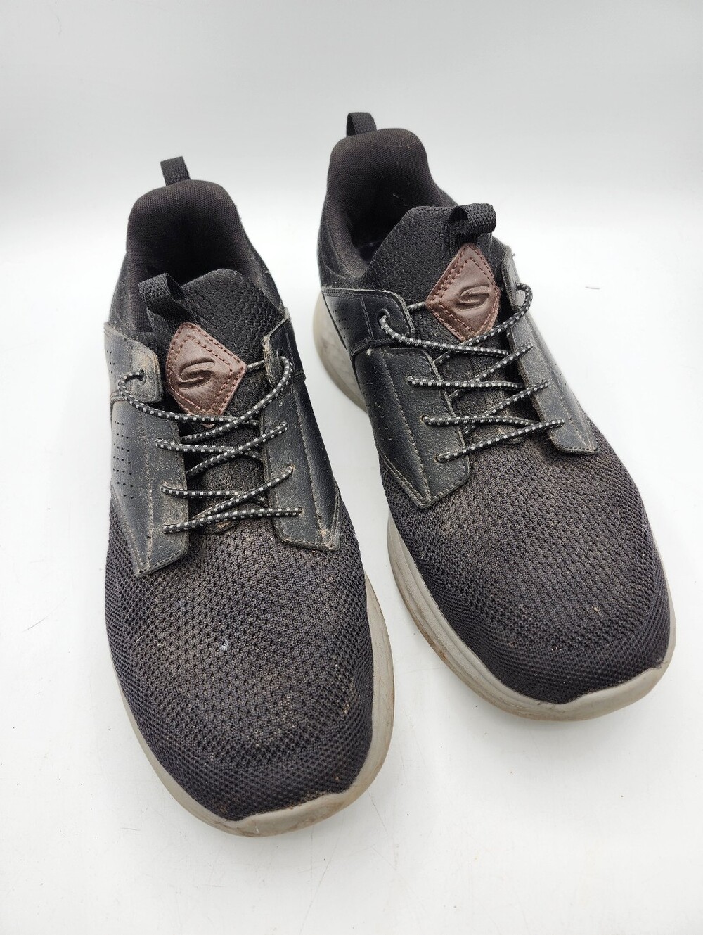 Skechers Men's Black and Brown Mesh Lace-Up Sneakers